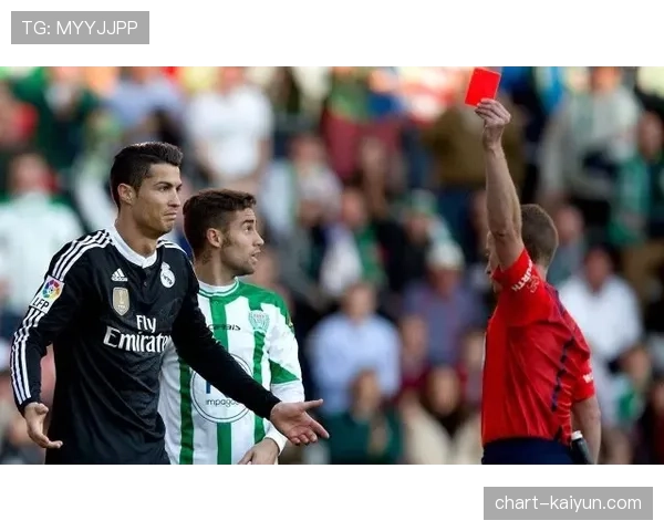 “BBC专访退役裁判克拉滕伯格：谈裁判如何观察和判罚混合防守中的身体接触”