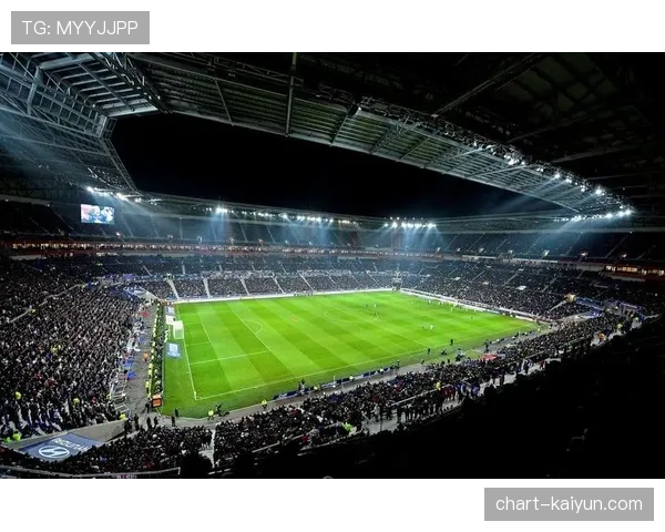 背景分析：人工智能辅助训练系统在法甲俱乐部的应用，如何模拟防守提升传中精度